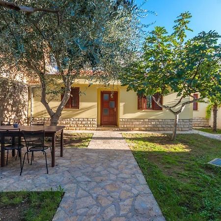 Kuca Za Odmor Villa Sveti Filip i Jakov Exterior foto