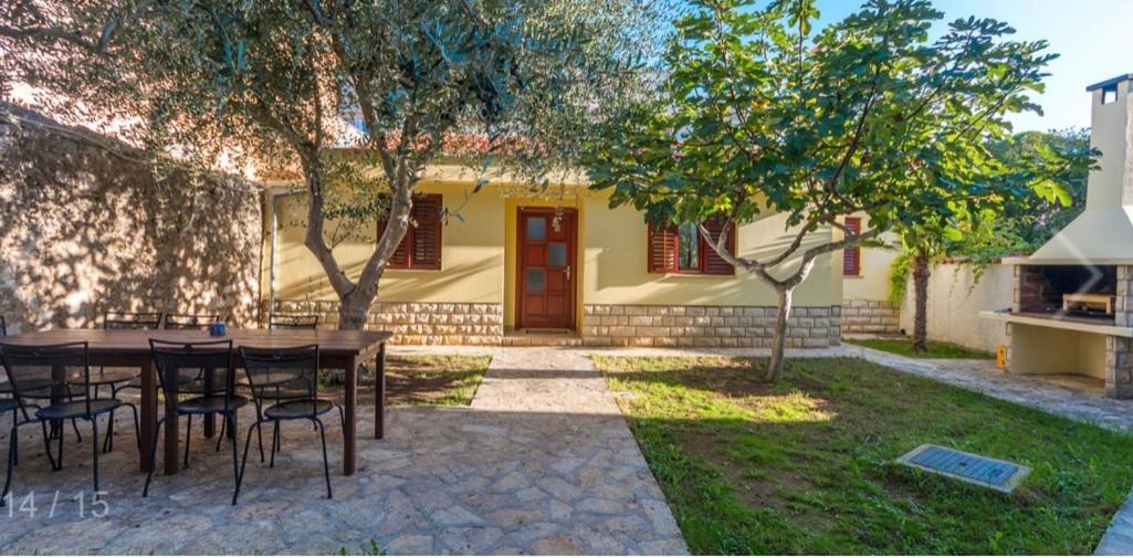 Kuca Za Odmor Villa Sveti Filip i Jakov Exterior foto